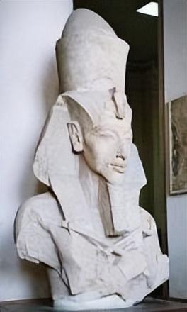 阿蒙霍特普二世在对古埃及的建设中，做出了怎样的贡献？